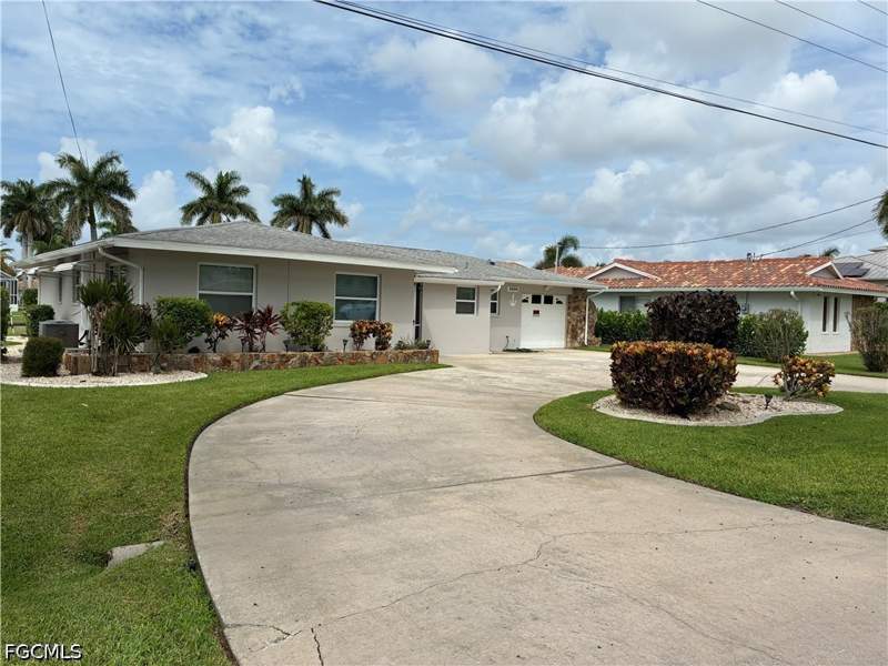 3 bedroom SingleFamilyResidence at 5240 Seminole Ct, Cape Coral, Cape Coral — photo 4