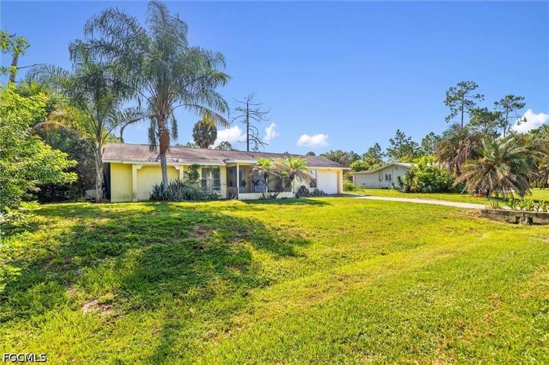 2 bedroom SingleFamilyResidence at 918 McKinley Ave, Lehigh Acres, Lehigh Acres — photo 2