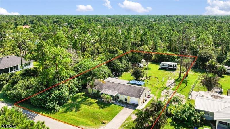 2 bedroom SingleFamilyResidence at 918 McKinley Ave, Lehigh Acres, Lehigh Acres — photo 3