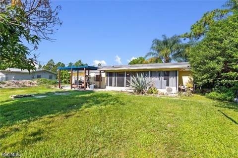 918 McKinley Ave, Lehigh Acres FL - photo 7 of 40