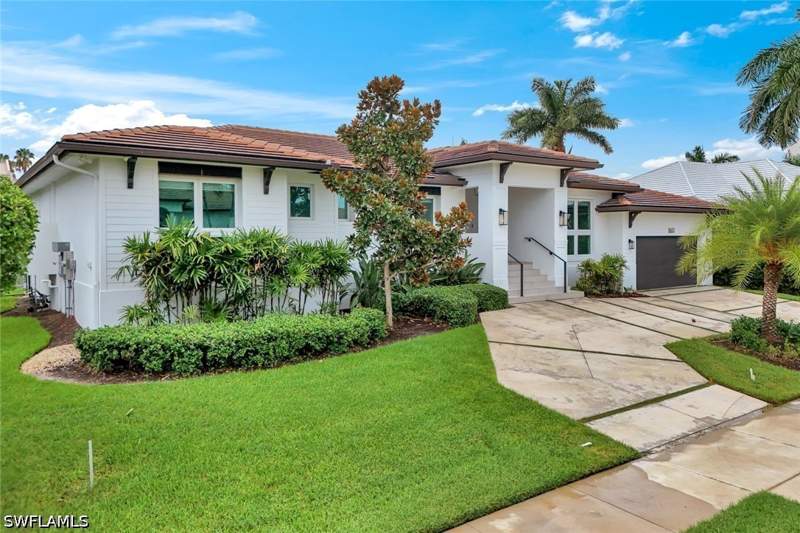 4 bedroom SingleFamilyResidence at 860 Partridge Ct, Marco Island, Marco Island — photo 2