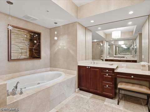 1050 Borghese Ln 1004, Naples FL - photo 18 of 38