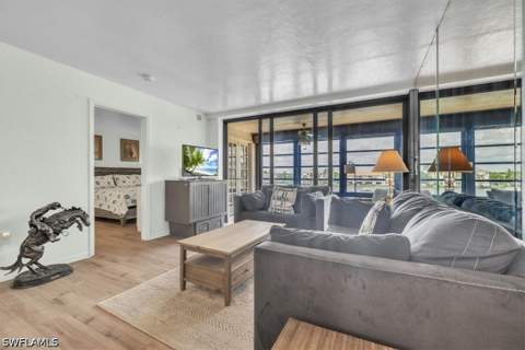 271 Southbay Dr 241, Naples FL - photo 8 of 32