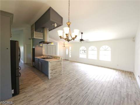 561 Foxcreek Dr, Lehigh Acres FL - photo 7 of 47