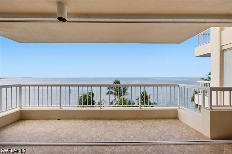 2 bedroom Condominium at 990 Cape Marco Dr 503, Merida, Marco Island — photo 5