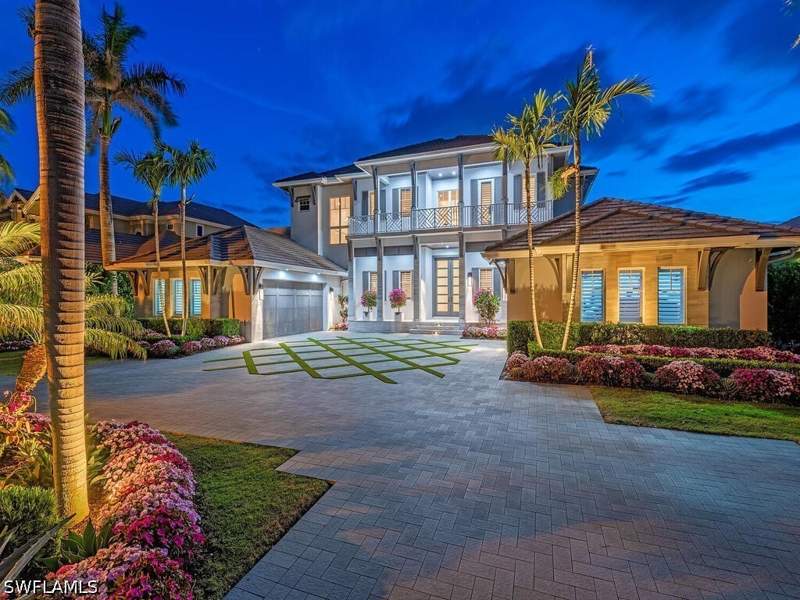 4 bedroom SingleFamilyResidence at 3801 Crayton Rd, Park Shore, Naples — photo 2