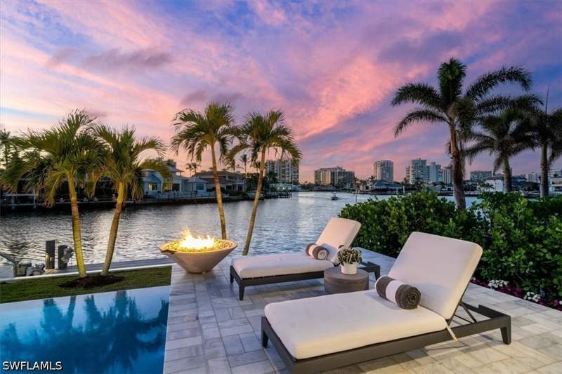 4 bedroom SingleFamilyResidence at 3801 Crayton Rd, Park Shore, Naples — photo 3