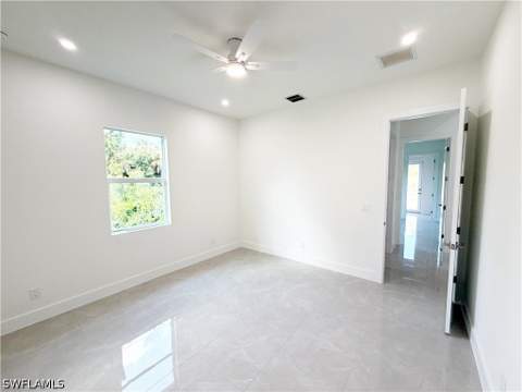 508 Herrin Ave, Lehigh Acres FL - photo 12 of 39