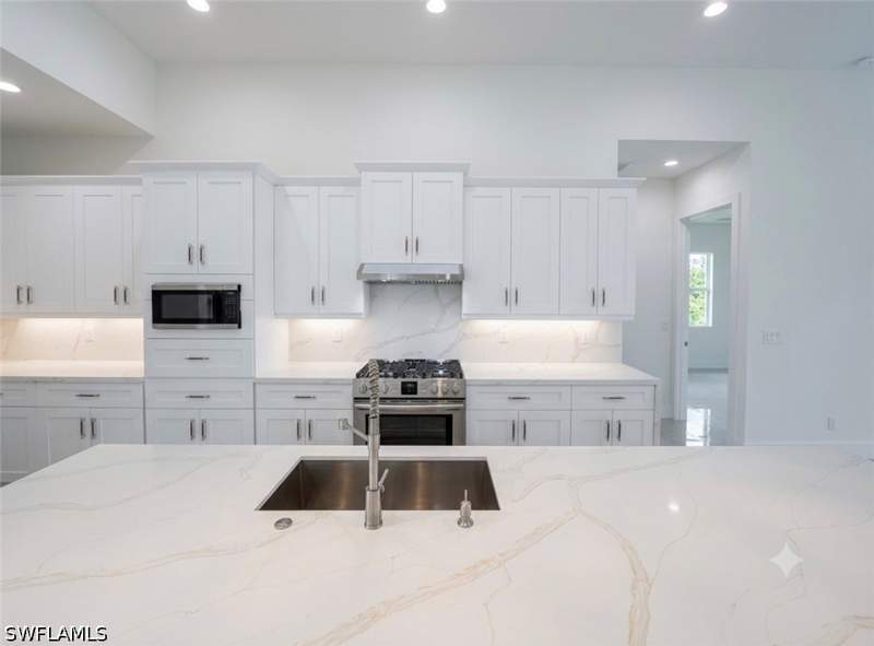 4 bedroom SingleFamilyResidence at 508 Herrin Ave, Lehigh Acres, Lehigh Acres — photo 3