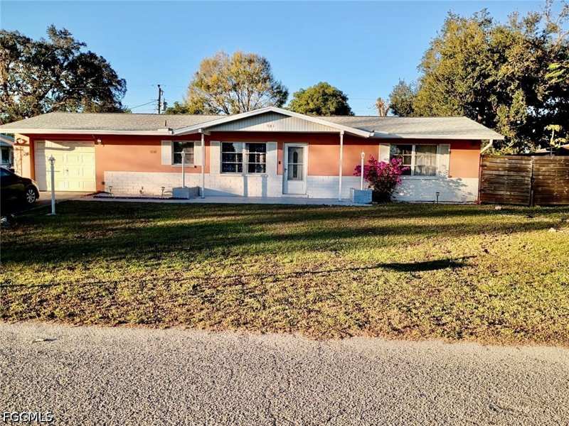 2 bedroom SingleFamilyResidence at 901 Juno Dr, Willow Lake, Lehigh Acres — photo 1
