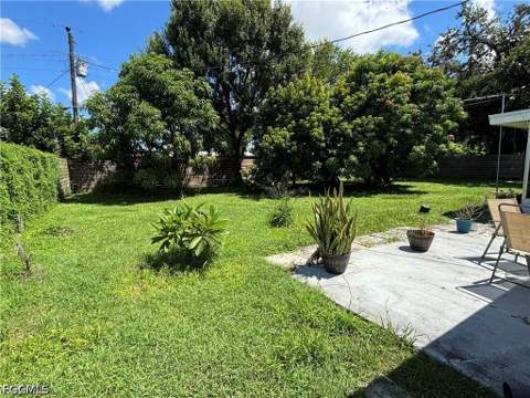901 Juno Dr, Lehigh Acres FL - photo 7 of 30