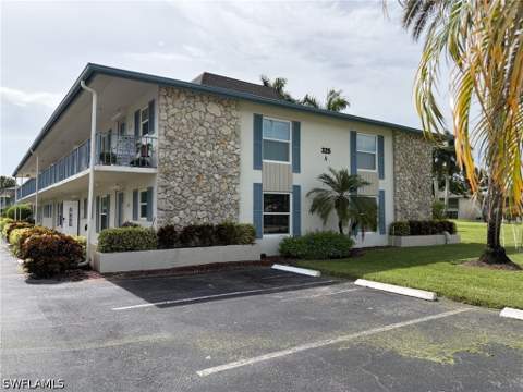 325 Charlemagne Blvd A101, Naples FL - photo 20 of 29