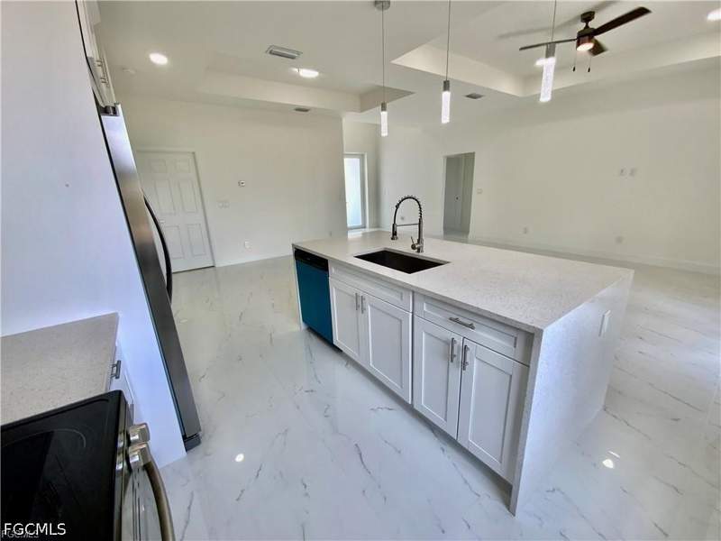 3 bedroom SingleFamilyResidence at 6030 Stratton Rd, Fort Myers, Fort Myers — photo 5