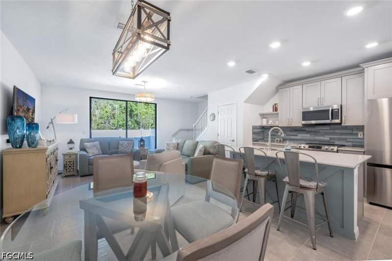 3 bedroom Townhouse at 14195 Oviedo Pl, Portico, Fort Myers — photo 4