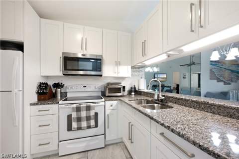 2041 Pine Isle Ln 2041, Naples FL - photo 12 of 37