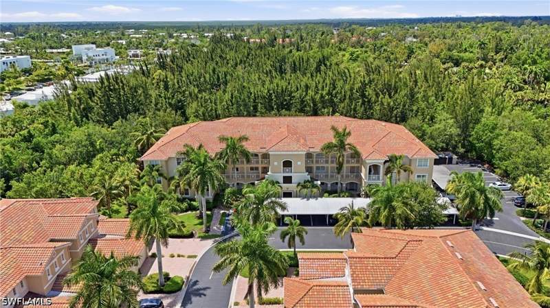 2 bedroom Condominium at 14951 Reflection Key Cir 515, Reflection Key, Fort Myers — photo 2