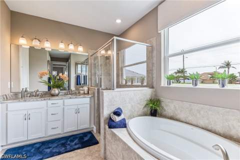 856 NE 6th Ave, Cape Coral FL - photo 15 of 19