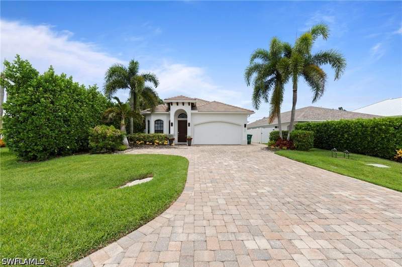 4 bedroom SingleFamilyResidence at 538 104th Ave N, Naples Park, Naples — photo 2