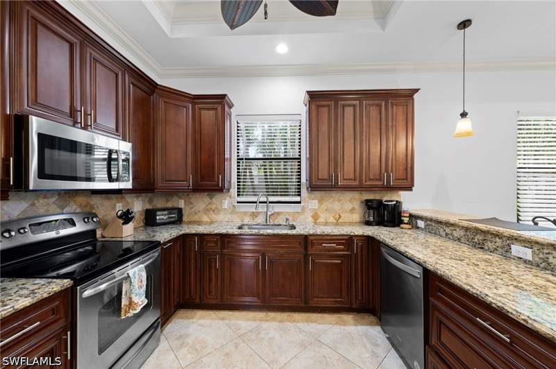 4 bedroom SingleFamilyResidence at 538 104th Ave N, Naples Park, Naples — photo 4