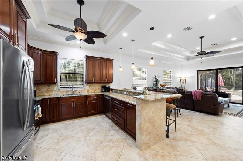 4 bedroom SingleFamilyResidence at 538 104th Ave N, Naples Park, Naples — photo 5