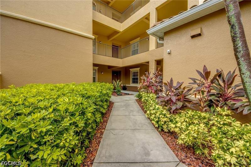 2 bedroom Condominium at 3804 Agualinda Blvd 102, Tuscany Court, Cape Coral — photo 3