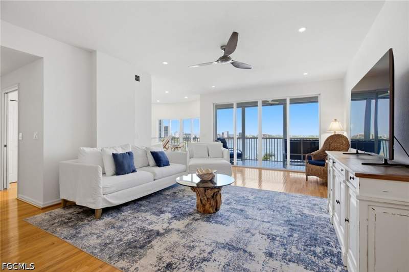 3 bedroom Condominium at 4141 Bay Beach Ln 463, Waterside At Bay Beach, Fort Myers Beach — photo 4