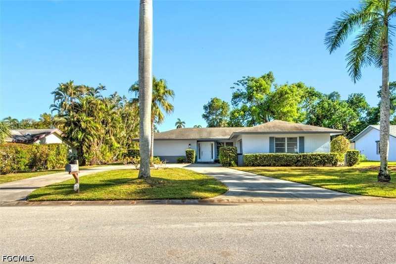 3 bedroom SingleFamilyResidence at 5661 Eichen Cir E, Sunset Cove, Fort Myers — photo 1