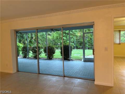 5661 Eichen Cir E, Fort Myers FL - photo 11 of 19