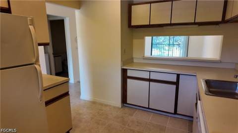 5257 Treetops Dr X202, Naples FL - photo 10 of 33