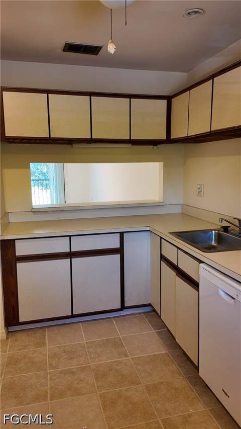 5257 Treetops Dr X202, Naples FL - photo 9 of 33