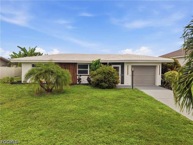 2 bedroom SingleFamilyResidence at 3106 SE 18th Pl, Cornwallis, Cape Coral — photo 1