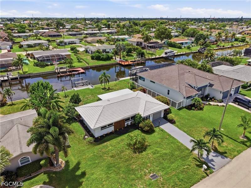 2 bedroom SingleFamilyResidence at 3106 SE 18th Pl, Cornwallis, Cape Coral — photo 3