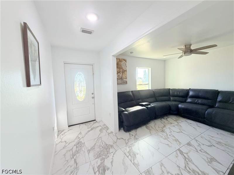 3 bedroom SingleFamilyResidence at 1010 NE 1st Ave, Cape Coral, Cape Coral — photo 2