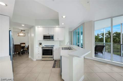300 Dunes Blvd 203, Naples FL - photo 13 of 50