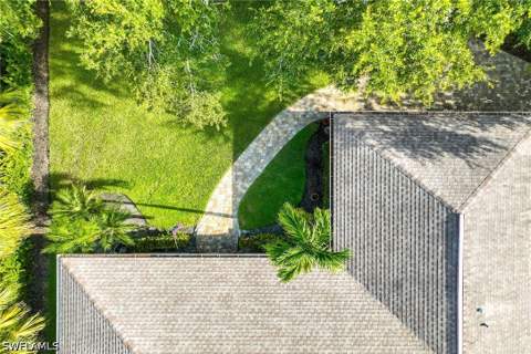 1073 N Alhambra Cir, Naples FL - photo 12 of 45