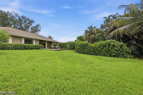 1073 N Alhambra Cir, Naples FL - photo 13 of 45