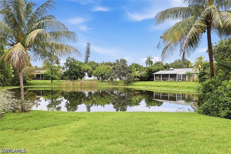 3 bedroom SingleFamilyResidence at 1073 N Alhambra Cir, Naples Twin Lakes, Naples — photo 3