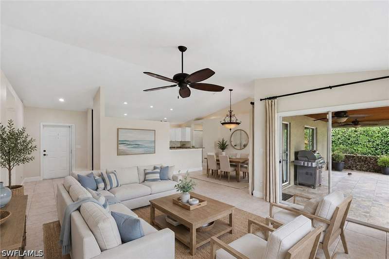 3 bedroom SingleFamilyResidence at 1073 N Alhambra Cir, Naples Twin Lakes, Naples — photo 5