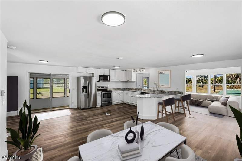 2 bedroom ManufacturedHome at 13651 Grackle DR, SUNSHINE MOBILE VILLAGE, Fort Myers — photo 3