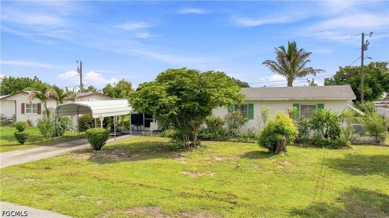 3 bedroom SingleFamilyResidence at 803 Perry Ave, Lehigh Acres, Lehigh Acres — photo 1
