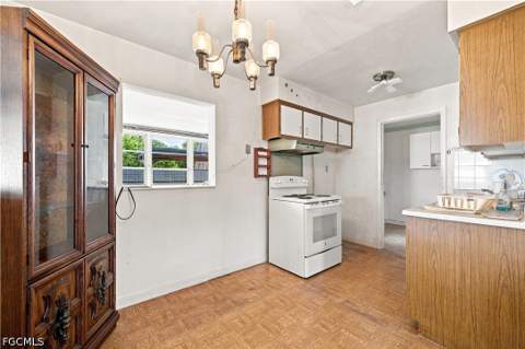 803 Perry Ave, Lehigh Acres FL - photo 11 of 37