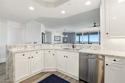 425 Cove Tower Dr 1002, Naples FL - photo 11 of 40