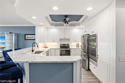 425 Cove Tower Dr 1002, Naples FL - photo 12 of 40
