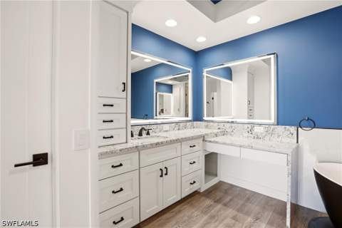 425 Cove Tower Dr 1002, Naples FL - photo 20 of 40