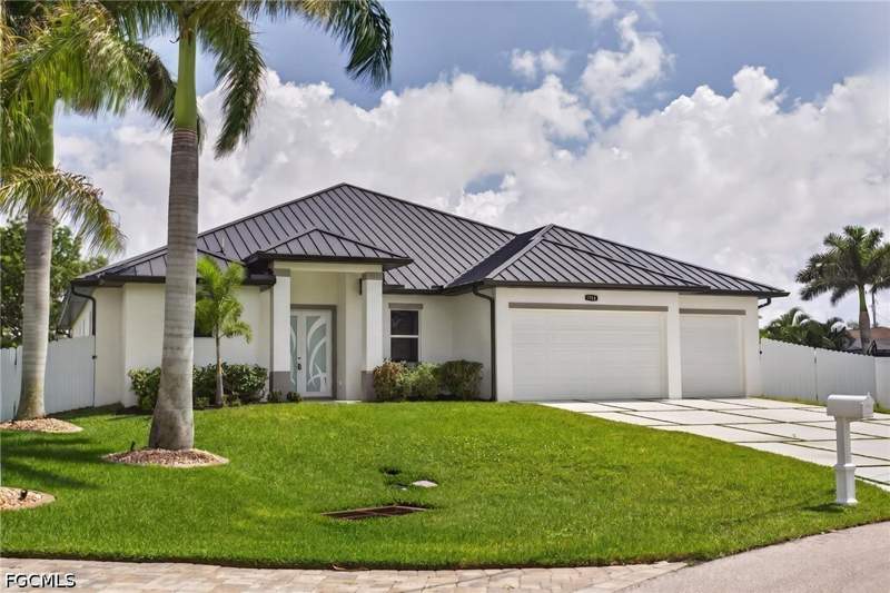 4 bedroom SingleFamilyResidence at 1726 SW 36th Ter, Cape Coral, Cape Coral — photo 4