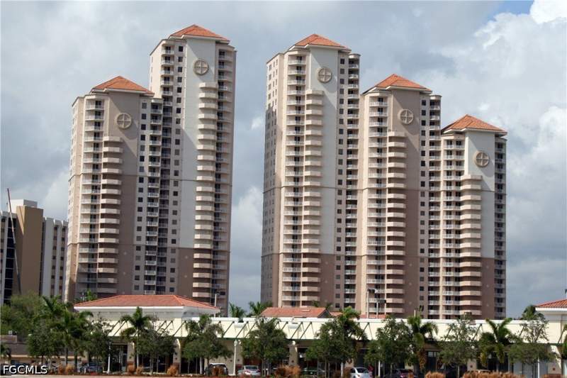 2 bedroom Condominium at 2090 W 1st St E2605, High Point Place, Fort Myers — photo 2