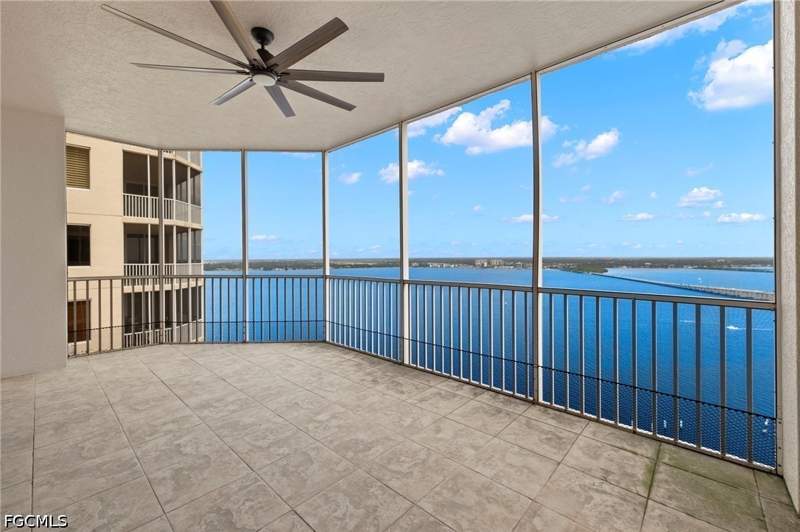 2 bedroom Condominium at 2090 W 1st St E2605, High Point Place, Fort Myers — photo 3