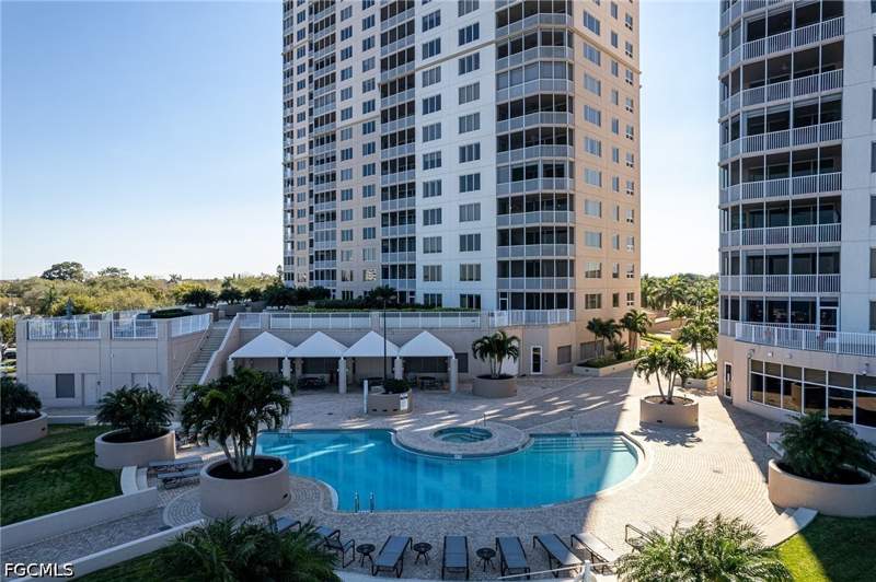 2 bedroom Condominium at 2090 W 1st St E2605, High Point Place, Fort Myers — photo 4