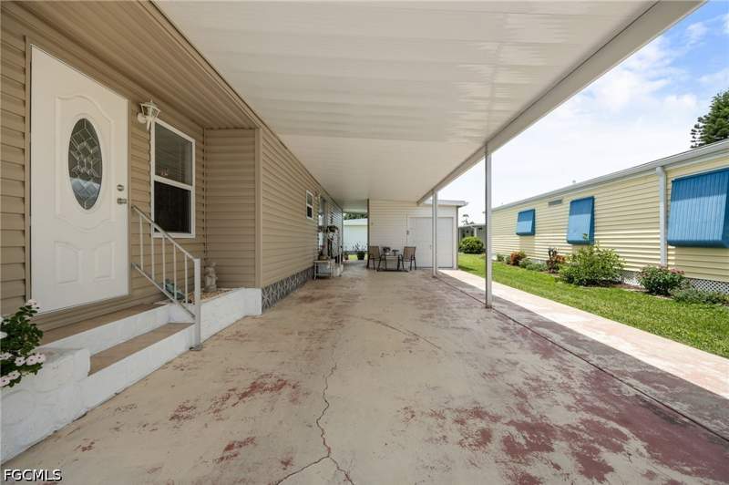 2 bedroom ManufacturedHome at 529 Palmer Blvd, Six Lakes Country Club, North Fort Myers — photo 3