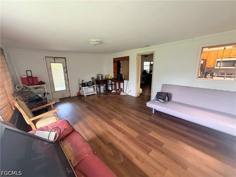3 bedroom SingleFamilyResidence at 221 Brooks Ct, North Fort Myers, North Fort Myers — photo 5